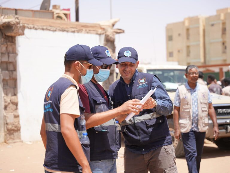 إصابات العشرات من السودانيين في حادث مروري بالعوينات. وجهود أممية لحل الأزمة