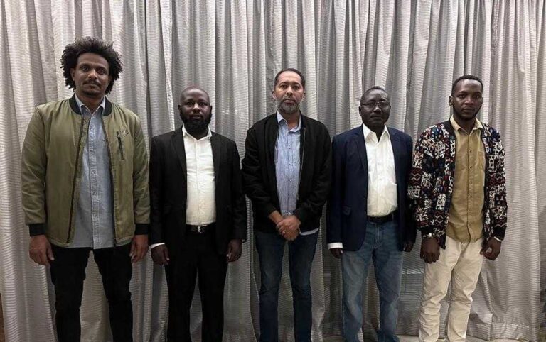 اتجاه لتشكيل أعرض جبهة مدنية سياسية بمنهجية وأسس جديدة تعالج أخطاء التحالفات والاصطفافات القديمة اتجاه لتشكيل أعرض جبهة مدنية سياسية بمنهجية وأسس جديدة تعالج أخطاء التحالفات والاصطفافات القديمة