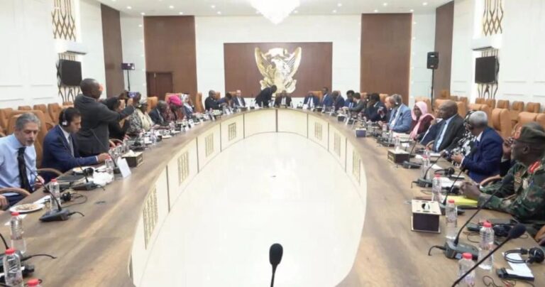 وفد من مجلس السلم والأمن الأفريقي يصل إلى مدينة بورتسودان لمناقشة وقف الحرب