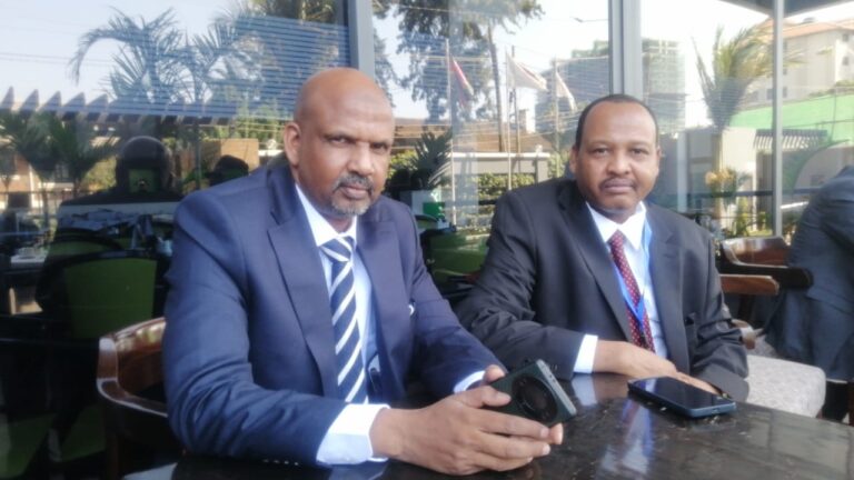 رئيس الإدارة المدنية لولاية شرق دارفور : حكومة “السلام والوحدة” مهمتها خدمة المواطن والسودان عانى بسبب حروبات الجيش ضد مواطنيه ..