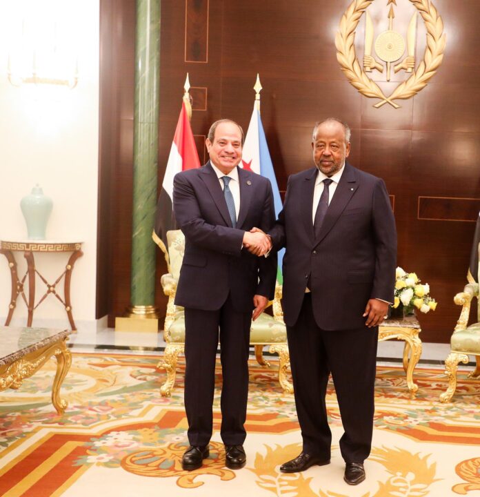 السيسي في جيبوتي :استكمال حصار إثيوبيا واستعداد لعملية برية محتملة في اليمن بناء قاعدة عسكرية ودعم لوجستي مصرية في دوراليه.