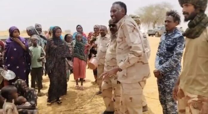 عاجل:من داخل معسكر زمزم الفريق عبد الرحيم دقلو يطمأن النازحين ويتوعد بتوفير كل الخدمات والحماية