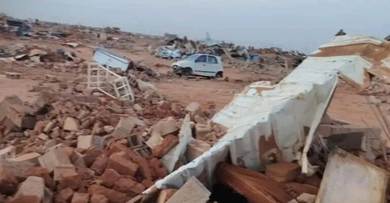 إزالة مفاجئة لمساكن في قرية الخيرات وتهديد بهدم المدرسة والبئر الوحيدة إزالة مفاجئة لمساكن في قرية الخيرات وتهديد بهدم المدرسة والبئر الوحيدة