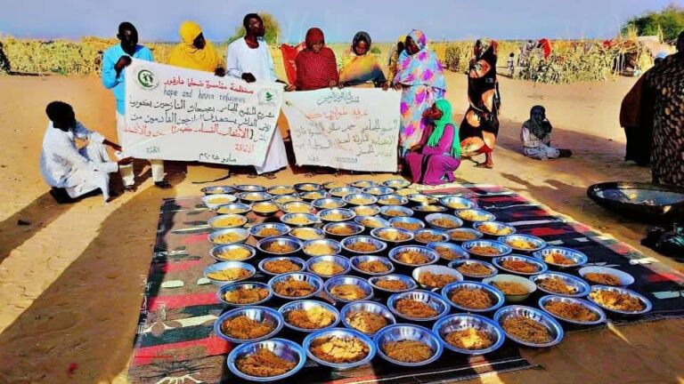 لليوم الخامس علي التوالي المطبخ الجماعي يستهدف الفارين من الفاشر ووصول (300) الف نازح لليوم الخامس علي التوالي المطبخ الجماعي يستهدف الفارين من الفاشر ووصول (300) الف نازح