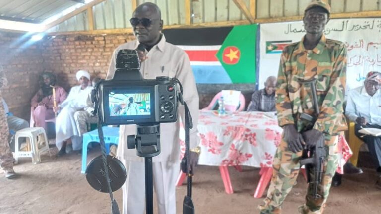 القائد جوزيف توكا يتهم الحركة الإسلامية باستهداف الشعوب السودانية على أساس العرق والدين 
