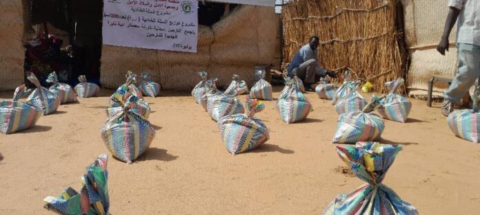توزيع سلة غذائية للنازحين الفارين من مدينة الفاشر ومعسكراتها (أبو شوك، أبوجا، وزمزم).