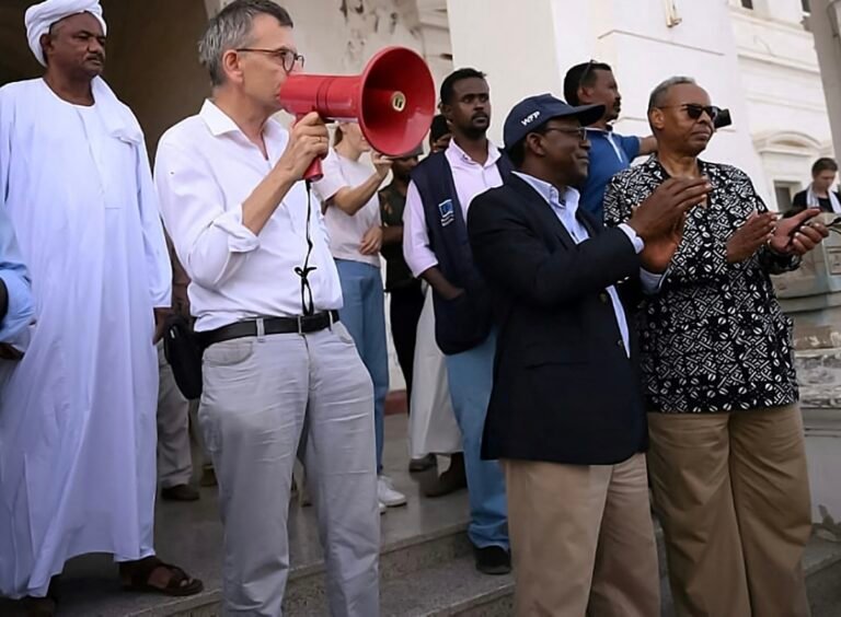 فولكر بيرتس لـ”المجلة”: السودان مهدد بالتفتت والجمود…وأرفض تماما فكرة أن ما يجري هو حرب بالوكالة.