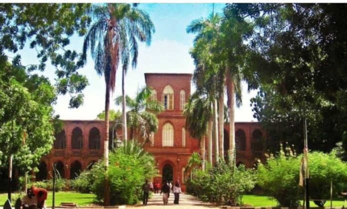 موجة غضب بعد رفع رسوم كلية الطب في جامعة الخرطوم الي (25) مليار