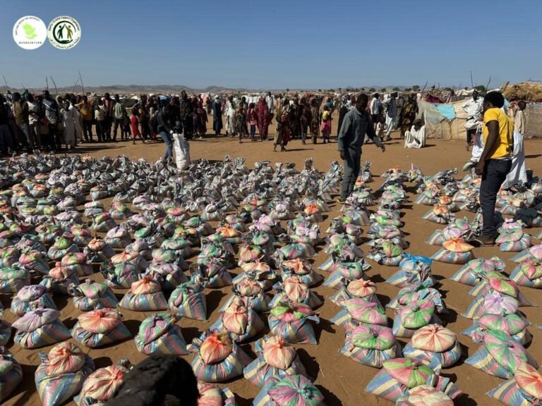 منظمتان إنسانيتان توزعان مساعدات غذائية على نازحي الفاشر وتطلقان نداءً عاجلاً لتكثيف الدعم