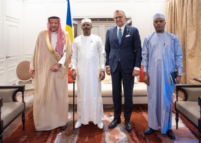 الرئيس التشادي يلتقي مبعوث ترامب ونائب وزير الخارجية السعودي بشأن السودان 