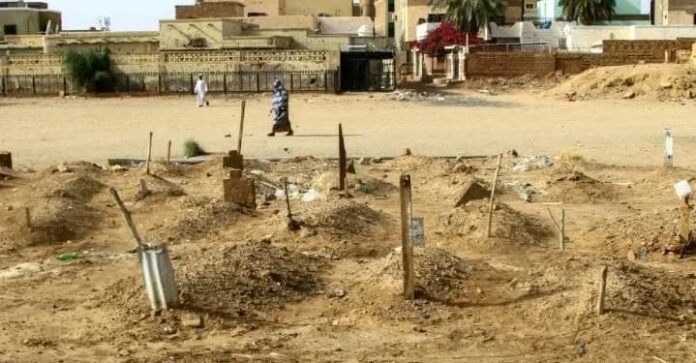 بدء نقل رفات ضحايا الحرب من الديوم بالخرطوم إلى مقابر رسمية بعد استيفاء الإجراءات القانونية
