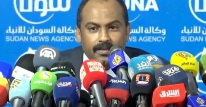 قوة عسكرية تضع علامة حجز على منزل عائلة عضو مجلس السيادة الشرعي محمد الفكي في أم روابة