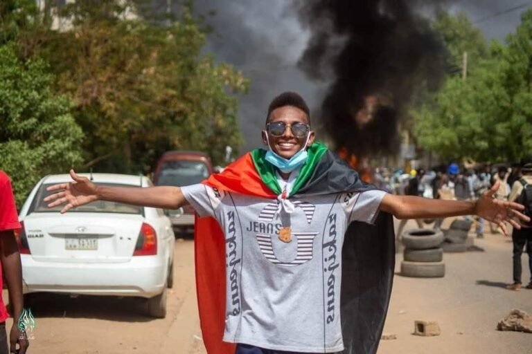 منظمة مناصرة ضحايا دارفور تدين اعتقال السلطات الامنية بالولاية الشمالية دنقلا الثائرة منيب عبدالعزيز