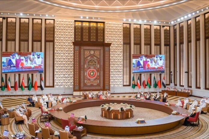 الخليج يدعو لفتح الممرات الإنسانية وتسهيل وصول الإغاثة إلى السودان