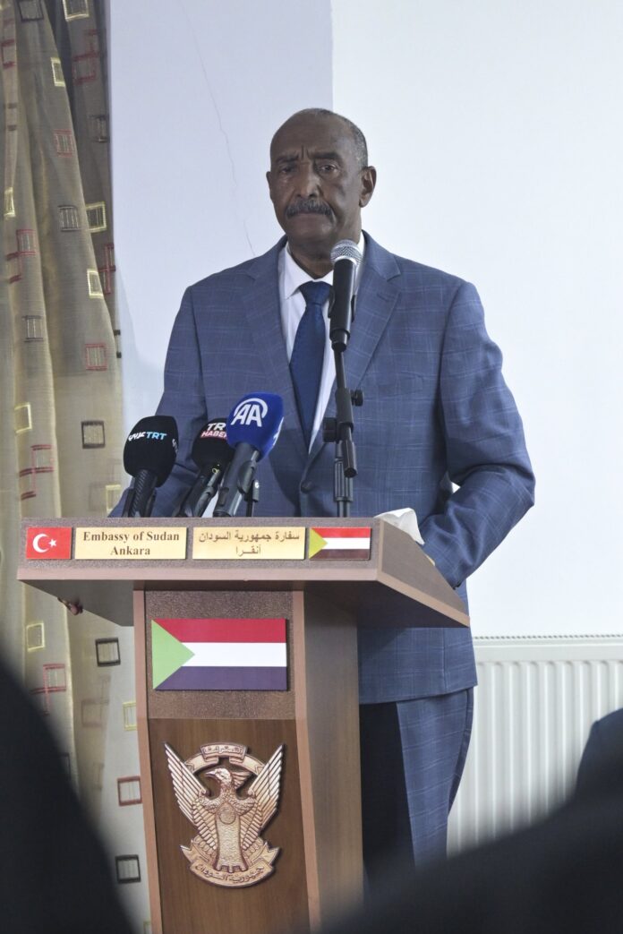 البرهان يتنصل من دعوة الرباعية للهدنة 