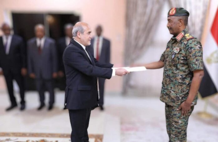 إيران تطرد دبلوماسيًا سودانيًا وتمهله 72 لمغادرة البلاد