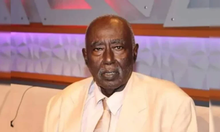 رحيل الفنان السوداني الكبير الدكتور عبد القادر سالم بعد مسيرة حافلة بالعطاء والإبداع… ونجله محمد ينعيه بكلمات مؤثرة