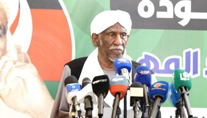 بشرى الصادق المهدي يهاجم أحمد المهدي ويتهمه بمحاولة تنصيب نفسه إمامًا للأنصار خلافًا للوائح الجماعة