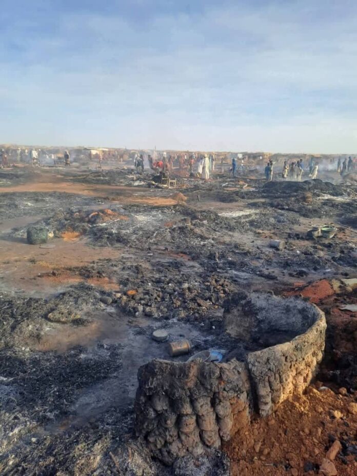 حريق مدمّر في مخيم طويلة العمدة بدارفور يخلّف ضحايا ويشرّد مئات الأسر