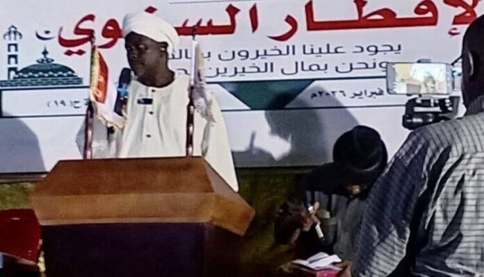 تصاعد الانتقادات لوالي الخرطوم بعد مشاركته في إفطار جماعي رغم قرار الحظر