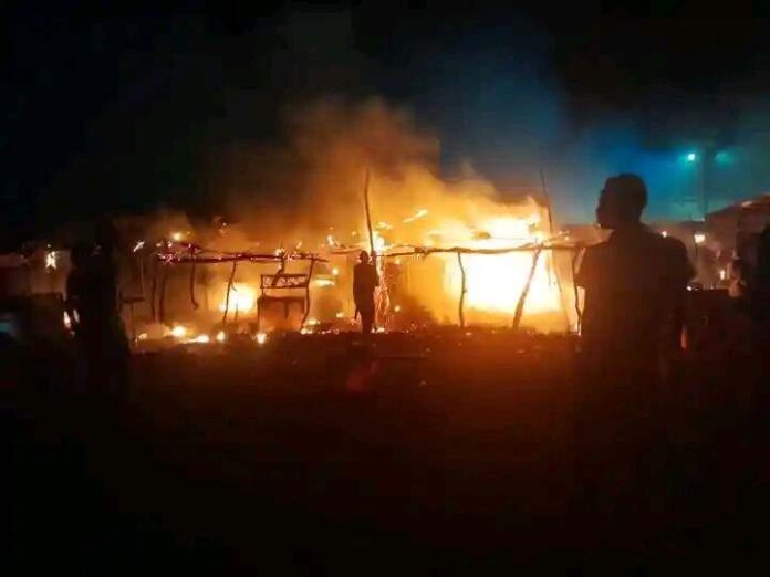 عساكر يتبعون لـلجيش يصفون الطفل (محمد ابراهيم) رميا بالرصاص ويحرقون سوق الثورة بمدينة الفاو تُثير غضباً واسعاً