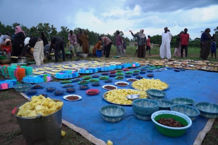 مطبخ الملم بدارفور يختتم إفطارات رمضان لأكثر من 950 لاجئًا سودانيًا في أوغندا