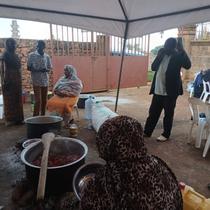 مبادرة مناصرة اللاجئين تعزز دعم طلاب الشهادة بمعسكر 