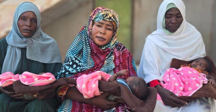 ثلاثة أطفال يولدون في الحرب كل دقيقة في السودان... تحذيرات من كارثة إنسانية تهدد جيلًا كاملًا