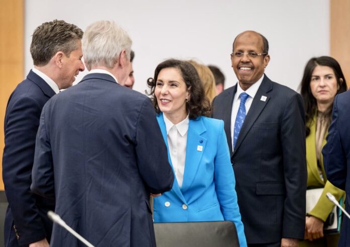 الاتحاد الأوروبي يتعهد بأكثر من 800 مليون يورو ويدعو لوقف فوري لإطلاق النار في السودان