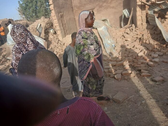 ارتفاع ضحايا قصف معسكر الحميدية إلى 15 مصابًا وتحذيرات من تفاقم الأزمة الإنسانية