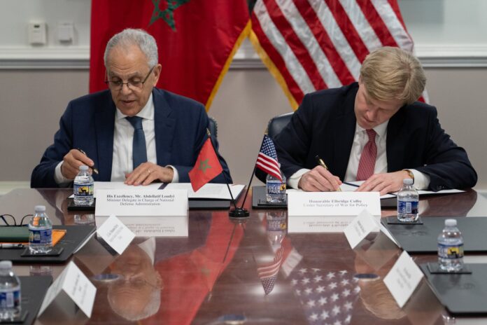 ورقة سياسات: من شريك ثنائي إلى فاعل إقليمي: قراءة في الشراكة الدفاعية المغربية الأمريكية