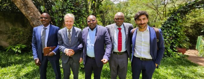 رئيس حركة/ جيش تحرير السودان عبد الواحد نور يلتقي المبعوث الخاص للأمين العام للأمم المتحدة