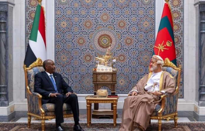 خفايا زيارة البرهان إلى السعودية وسلطنة عمان لبحث ملف صفقة السلاح الباكستاني والعلاقات مع إيران