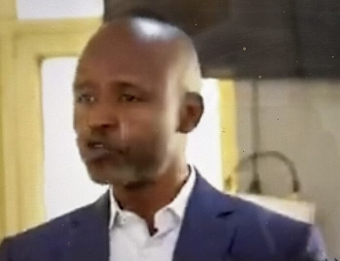 الهادي إدريس: ماضون في بناء المؤسسات رغم التحديات الأمنية وتقييم تجربة الإدارة المدنية