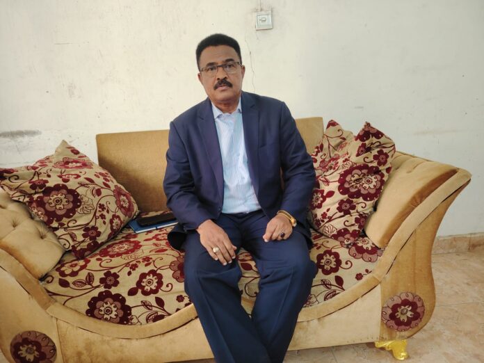 اجتماع مدير عام الضرائب مع رؤساء الإدارات المدنية لبحث التنسيق وتسليم الأصول وإعادة تأهيل ديوان الضرائب