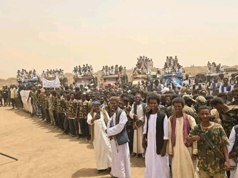 قوات مؤتمر البجا تتدخل لاحتواء اشتباكات منجم أرياب بعد تصاعد التوتر وإحراق مخيم للمعدنين