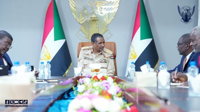 مجلس الأمن والدفاع يعقد اجتماعه الأول برئاسة الفريق أول محمد حمدان دقلو ويصدر عدد من القرارات
