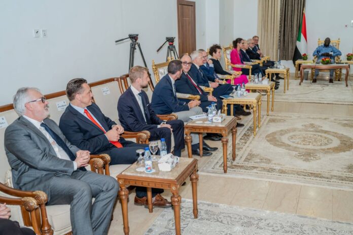 سفراء الاتحاد الأوروبي يعودون إلى الخرطوم في أول زيارة مشتركة منذ اندلاع الحرب لبحث السلام والحكم المدني