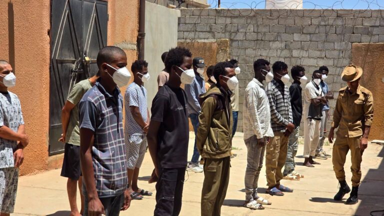 ليبيا ترحل 117 ألف مهاجر غير قانوني وتعلن بدء رحلات عودة طوعية لـ100 ألف سوداني
