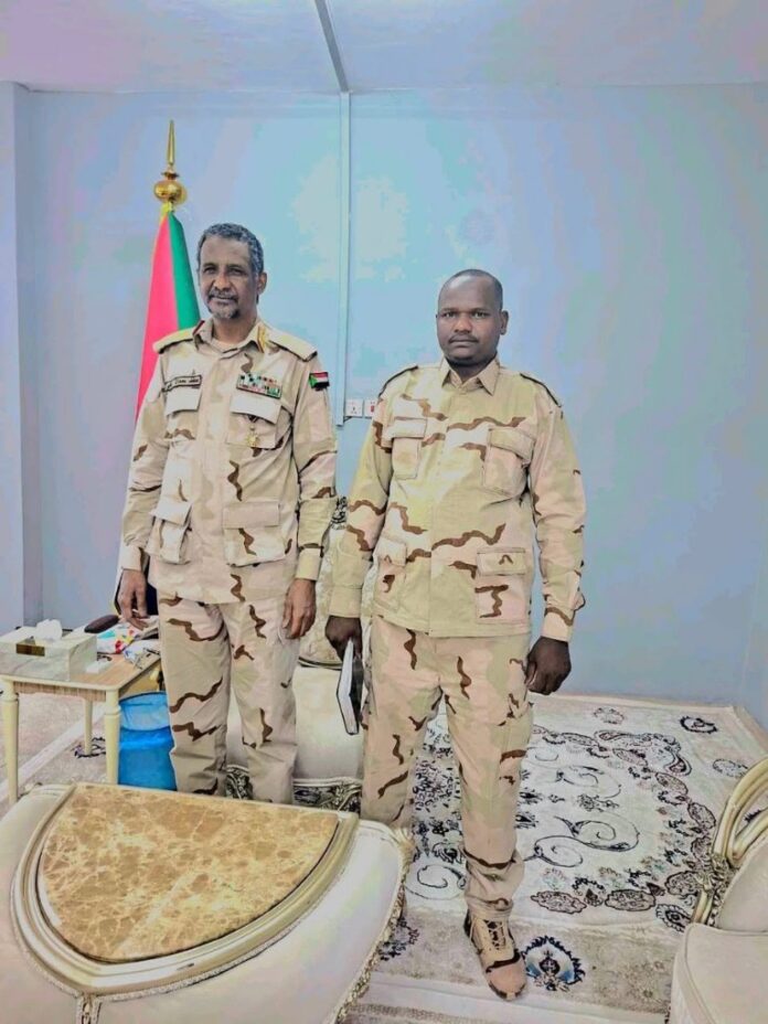 حميدتي يبحث مع القائد الميداني أحمد 
