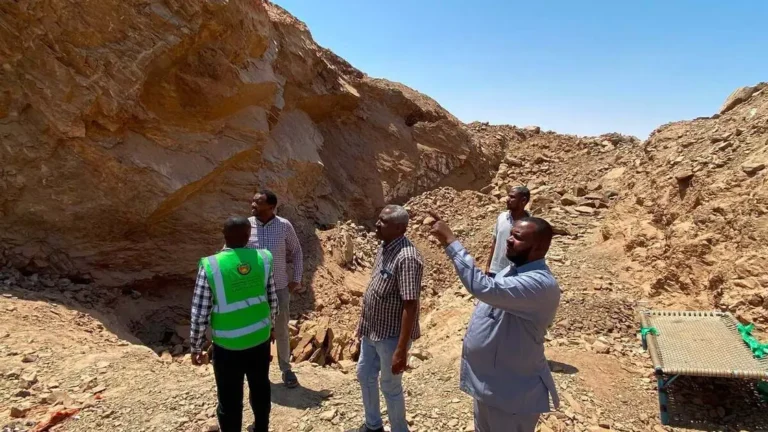 انهيار منجم في الولاية الشمالية يودي بحياة 15 معدناً والشركة تؤكد أن الموقع كان مغلقاً بقرار رسمي
