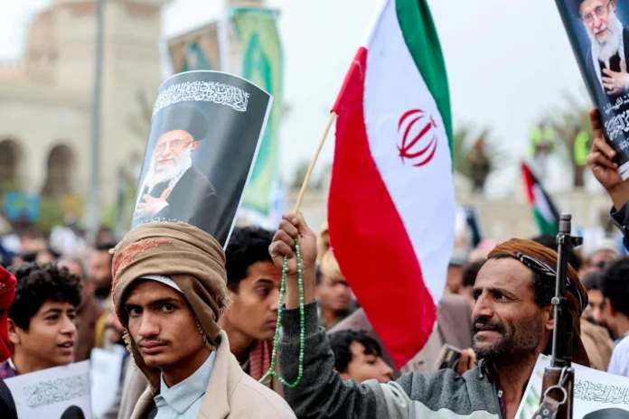 «فورين أفيرز»: مؤشرات على انتقال الشبكات المدعومة من إيران إلى السودان عبر الحوثيين وتدريب فصائل إسلامية