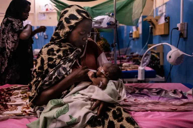 السودان: المرضى باقون والعيادات تختفي - 45 مركزاً مغلقاً في وسط دارفور وأطباء بلا حدود تحذر من انهيار صحي مع موسم الأمطار