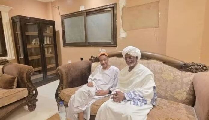 علي كرتي في الواجهة مجدداً.. من المطلوب الهارب إلى المسيطر على خطوات الحكومة في بورتسودان