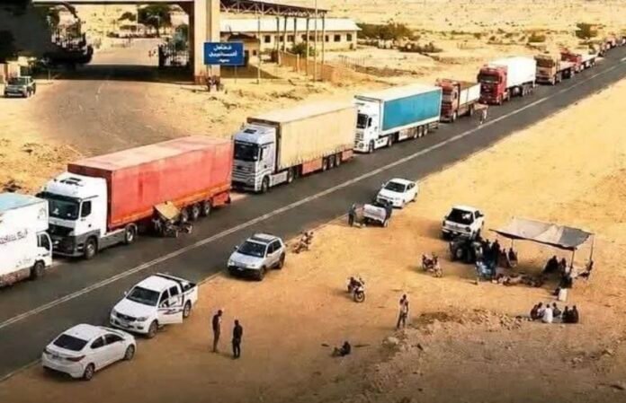 توتر البضائع بين مصر والسودان.. احتجاز شاحنات مصرية بترس الشمال ومصر تعلق العبور وملف حلايب يعود للواجهة