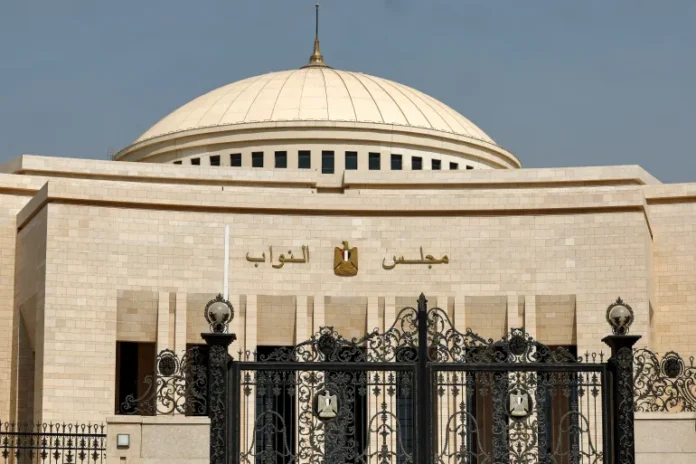 afp_6adf5a8ceaaa-1793022604 البرلمان المصري يفوض الجيش للدفاع عن السعودية ضد هجمات الحوثيين