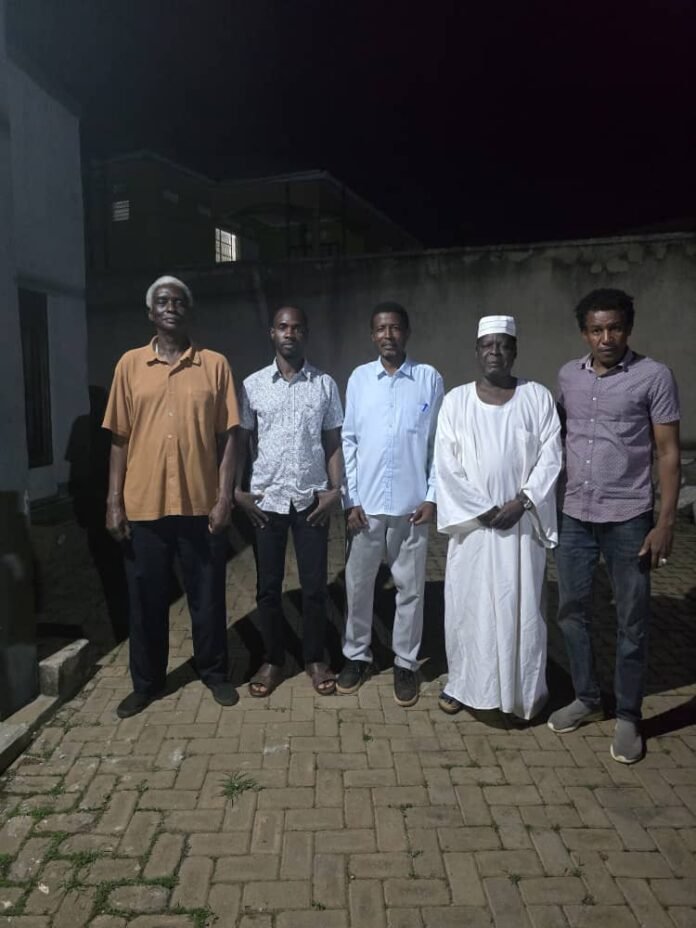 كمبالا: وفد المجموعة السودانية للدفاع عن الحقوق وهيئة محامي دارفور يزور صالح محمود ويبحث فعاليات كمبالا الثقافية 2026
