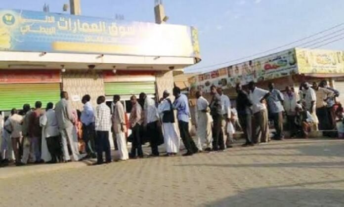 أمبدة.. إغلاق مخابز بسبب ارتفاع أسعار الدقيق و5 رغيفات بـ2000 جنيه في المخابز العاملة